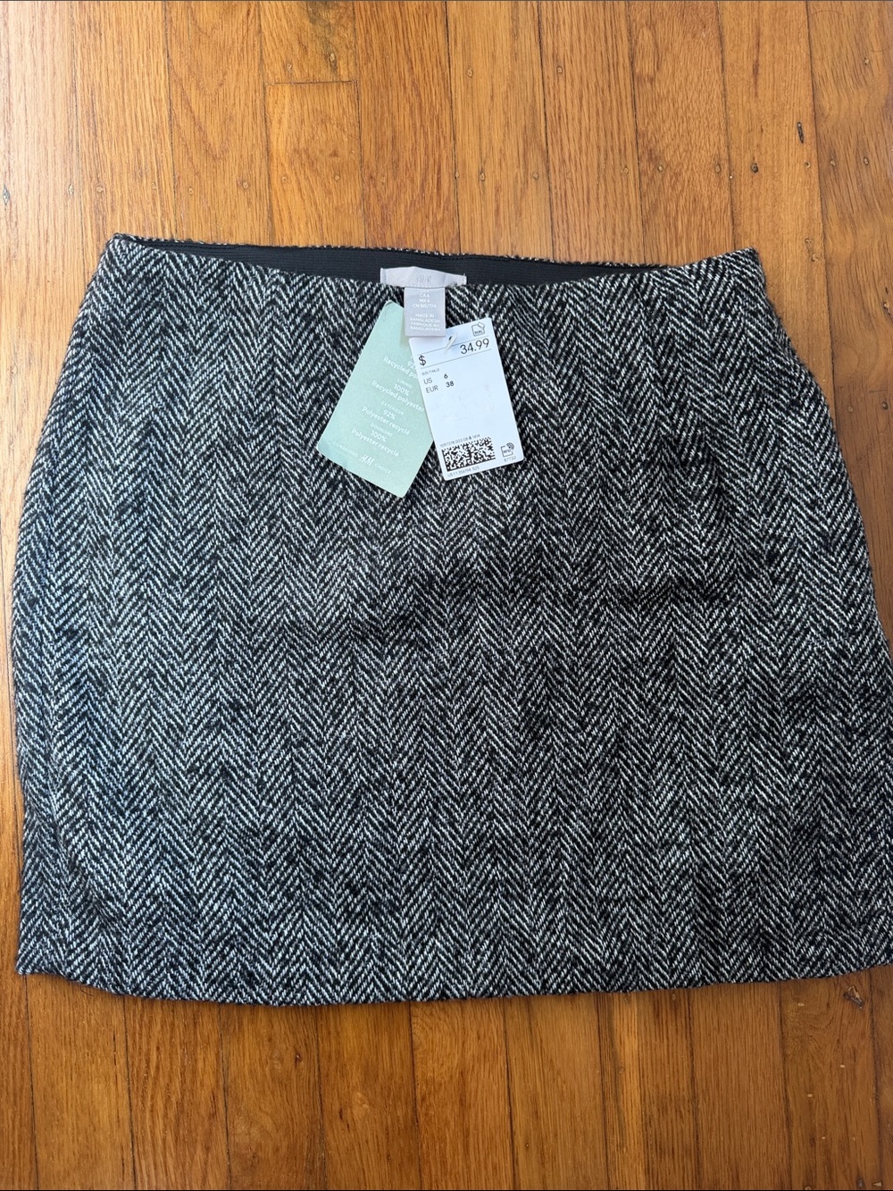 H&M Black and White Herringbone Mini Skirt